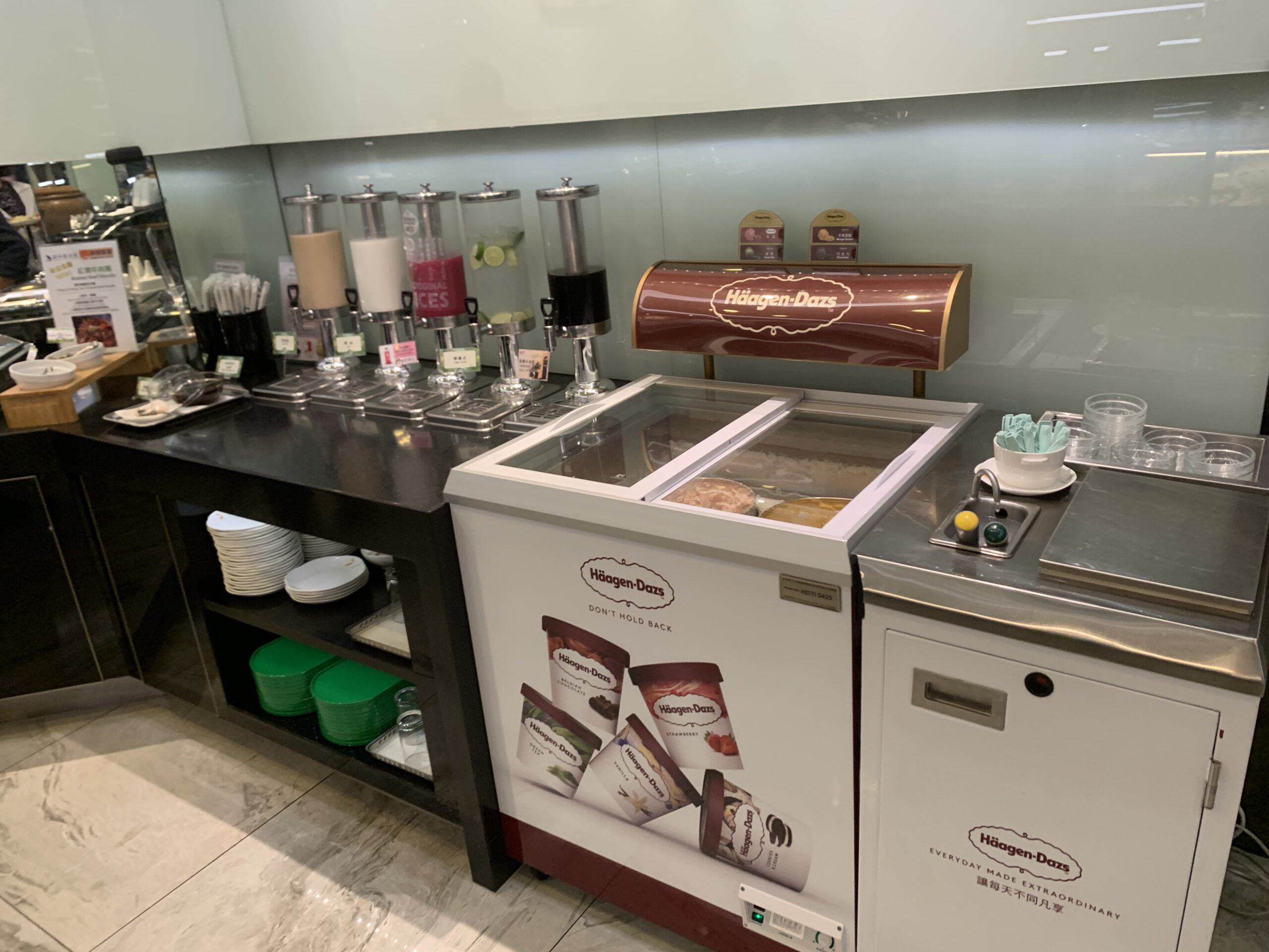 Eva Air Business Class Review | Infinity Lounge