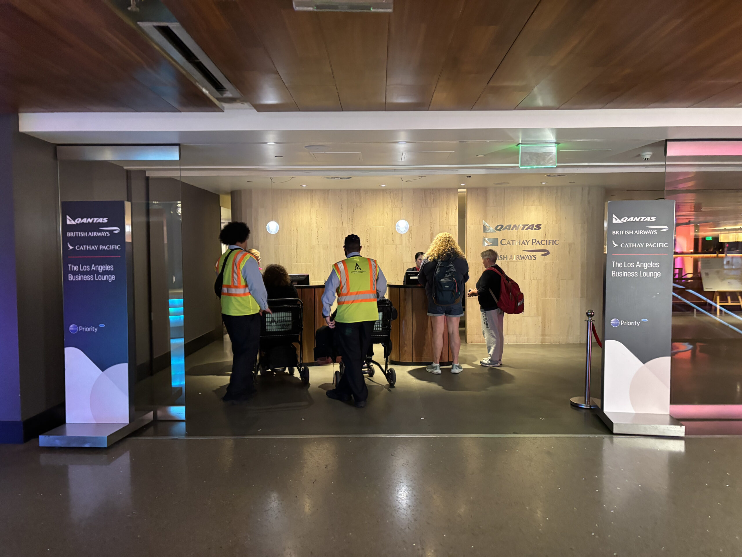 Starlux Business Class Review | Quantas / Oneworld Business Class Lounge